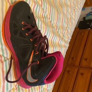Lebron James Rare US size 10 Basketball Shoe.